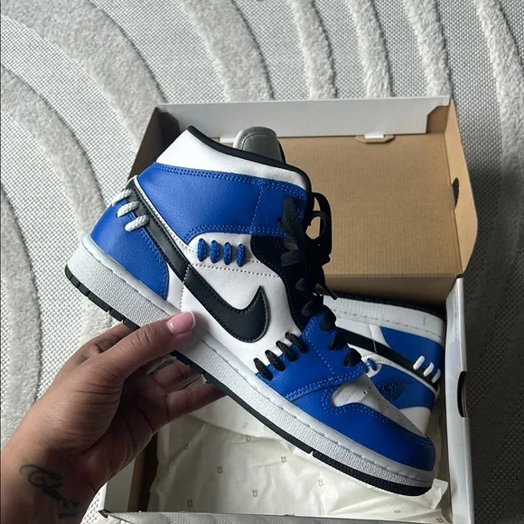 Nike Blue and White High-Top Sneakers ( Air Jordans) - Picture 5 of 6